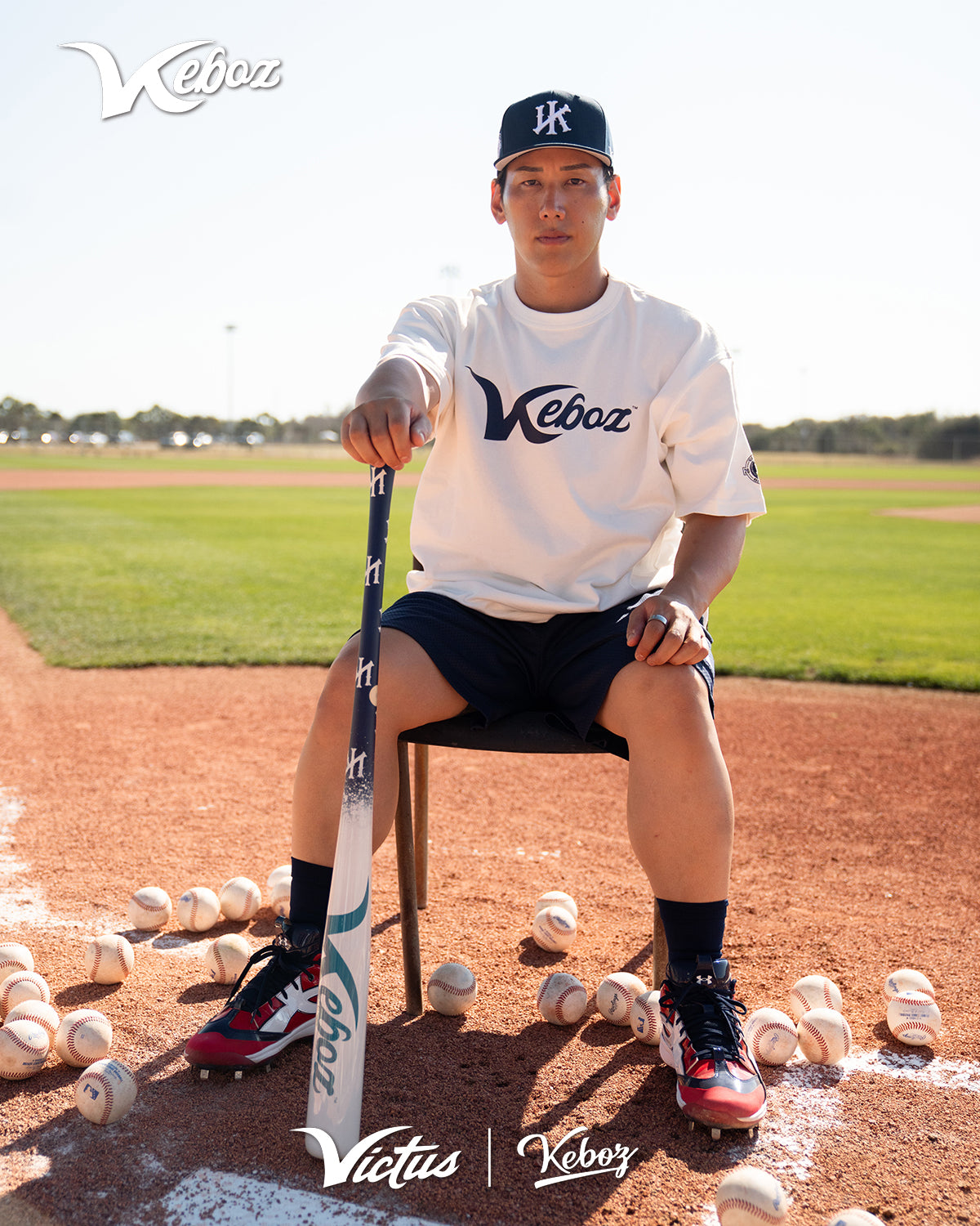 VICTUS × KEBOZ LOGO S/S TEE