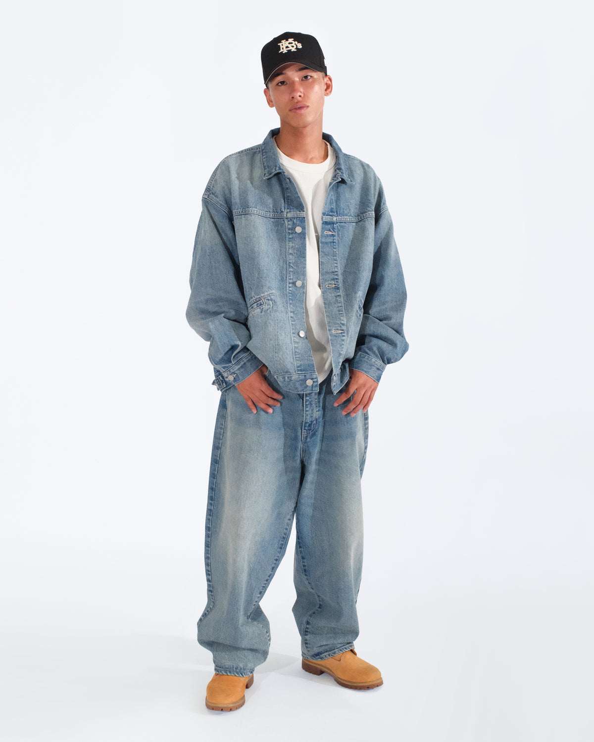 DAMAGED BAGGY DENIM PANTS