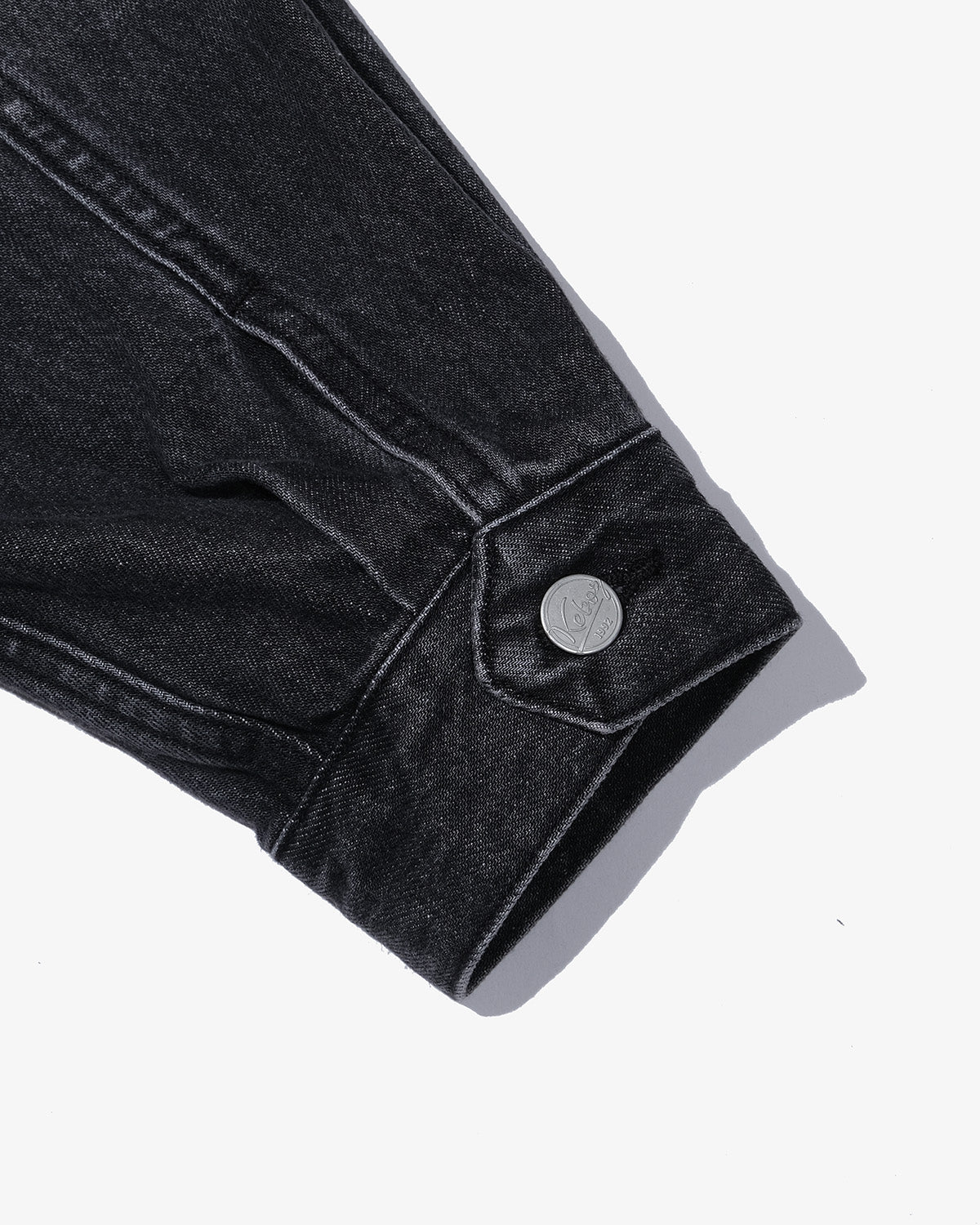 DAMAGED DENIM JACKET