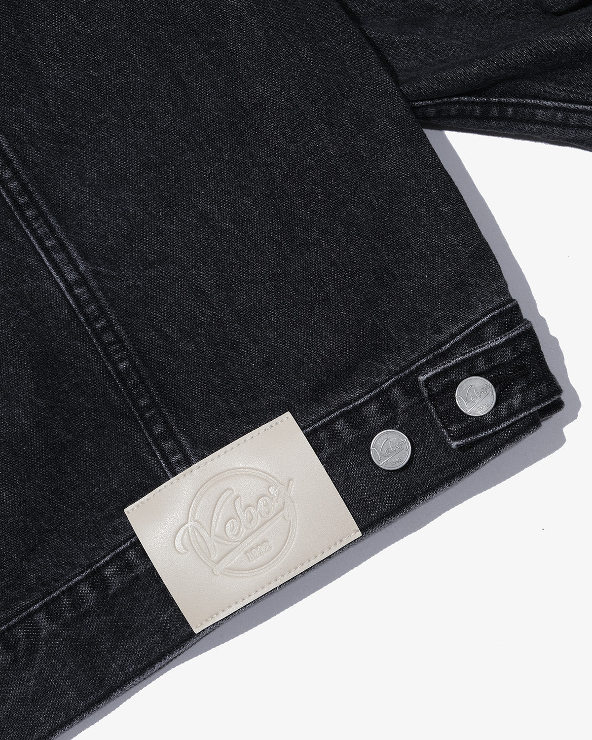 DAMAGED DENIM JACKET