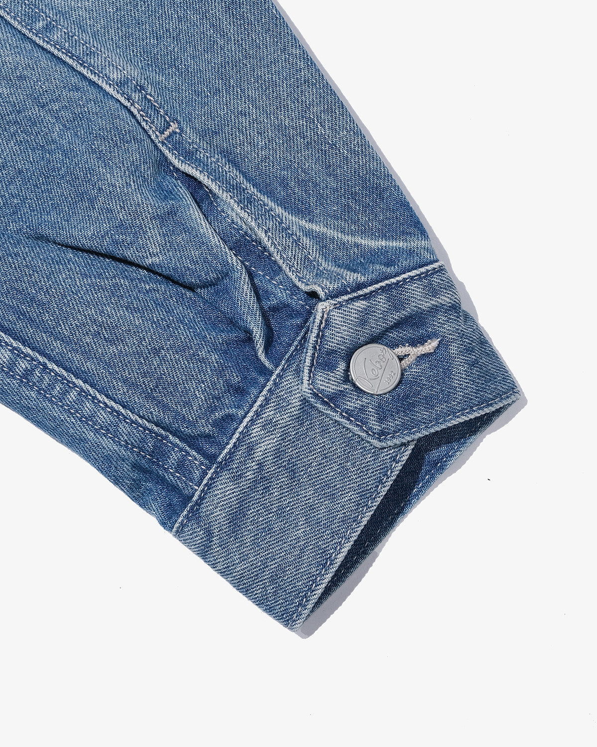 DAMAGED DENIM JACKET