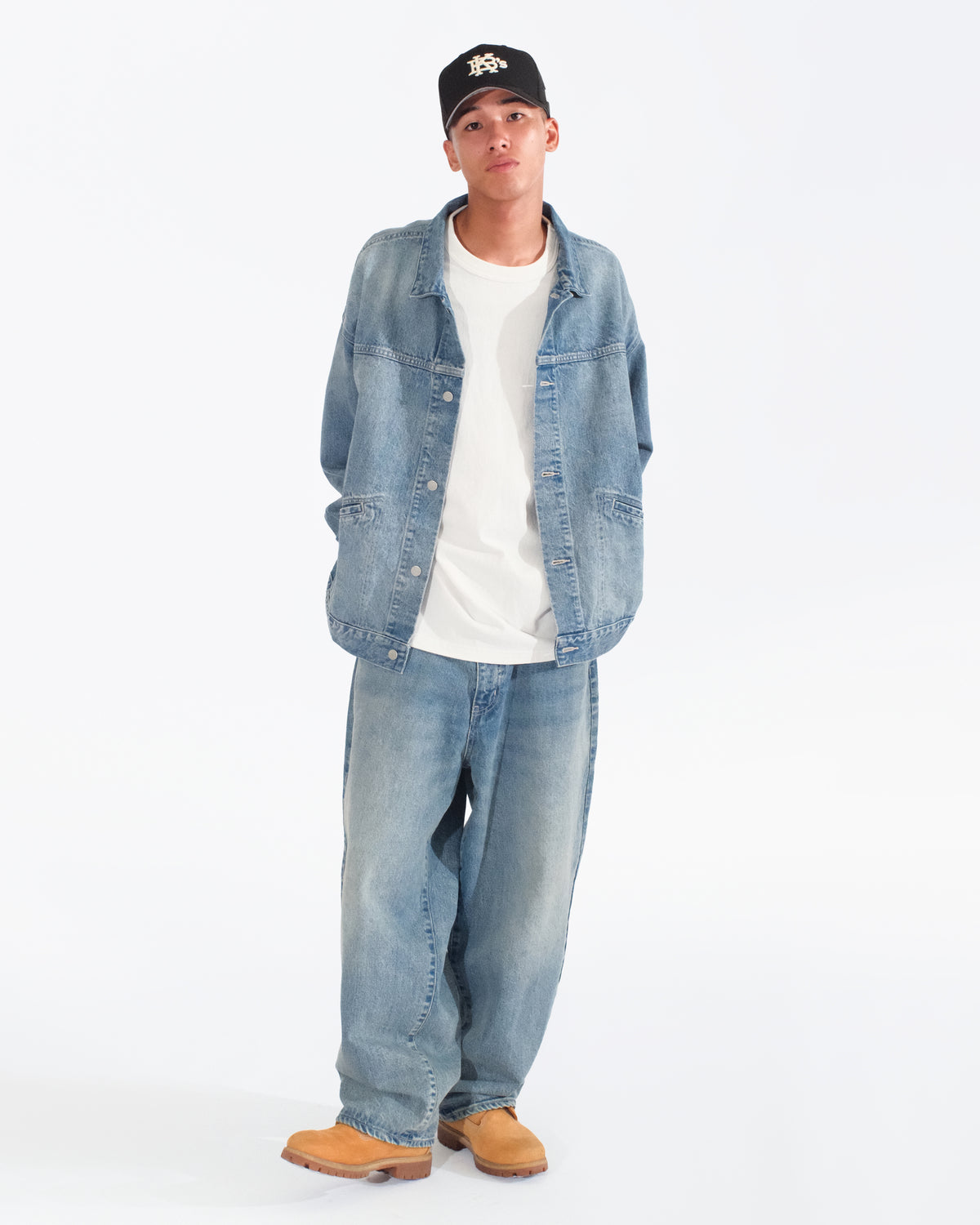 DAMAGED DENIM JACKET