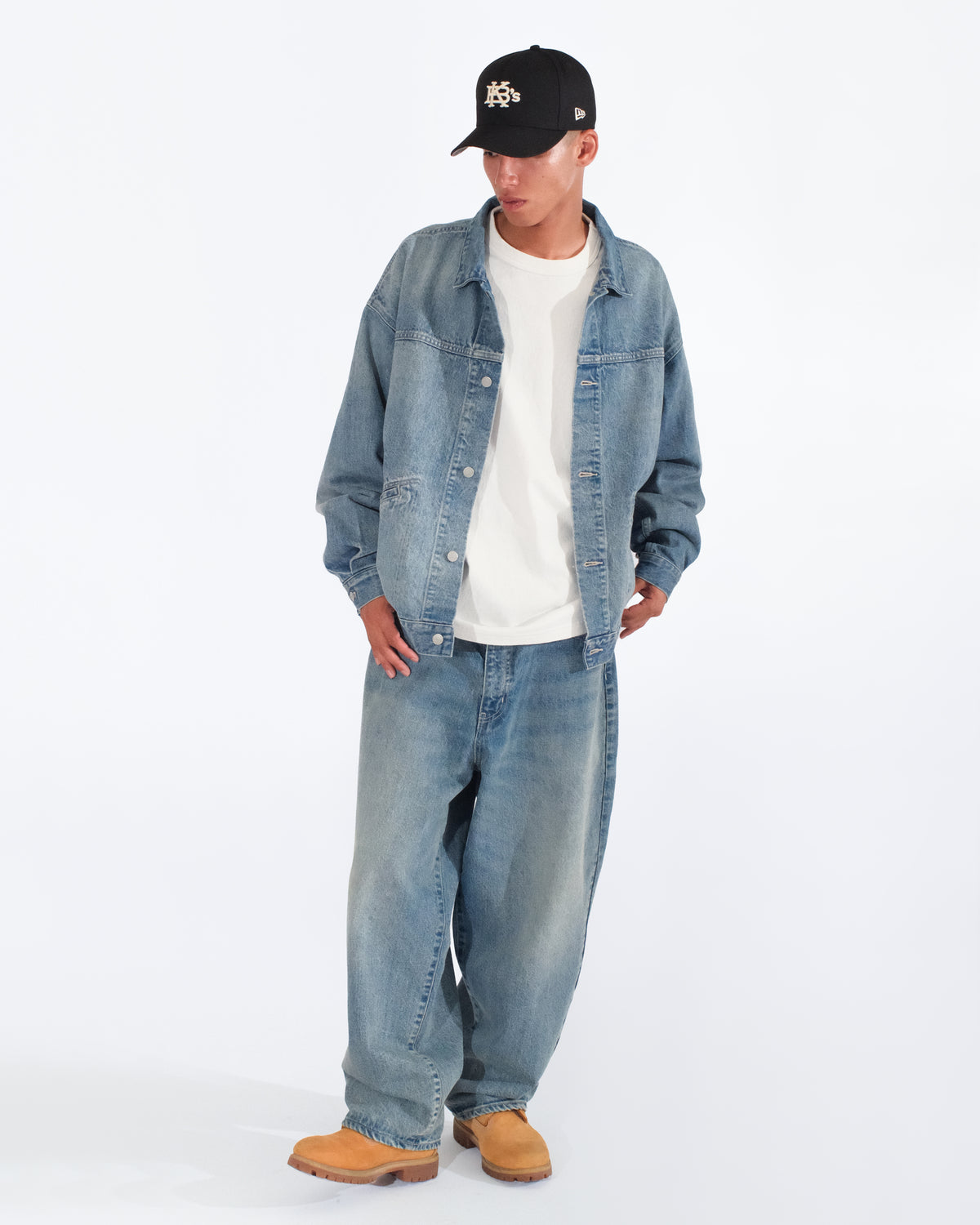 DAMAGED DENIM JACKET