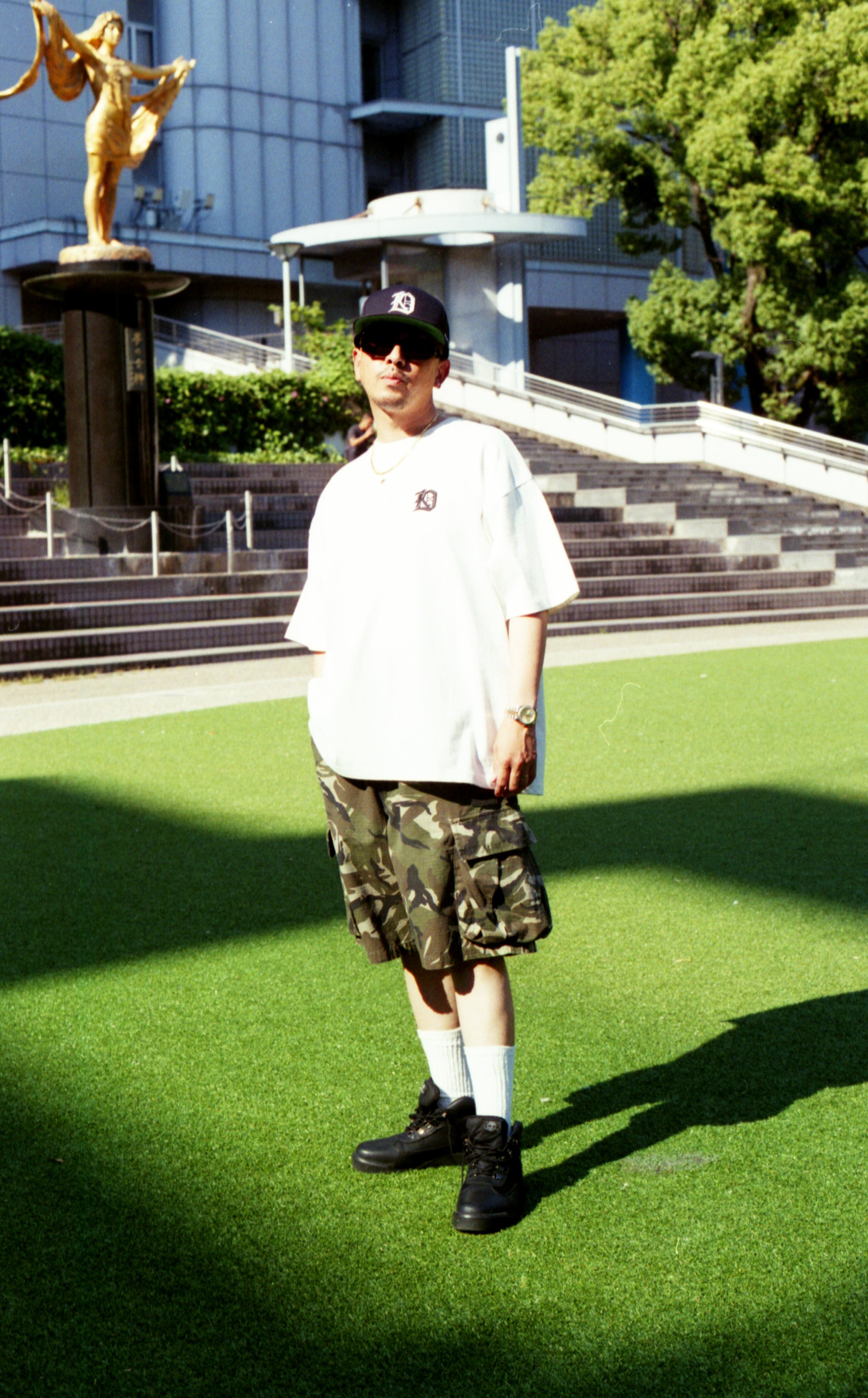 DREAMTEAM × KEBOZ LOGO S/S TEE
