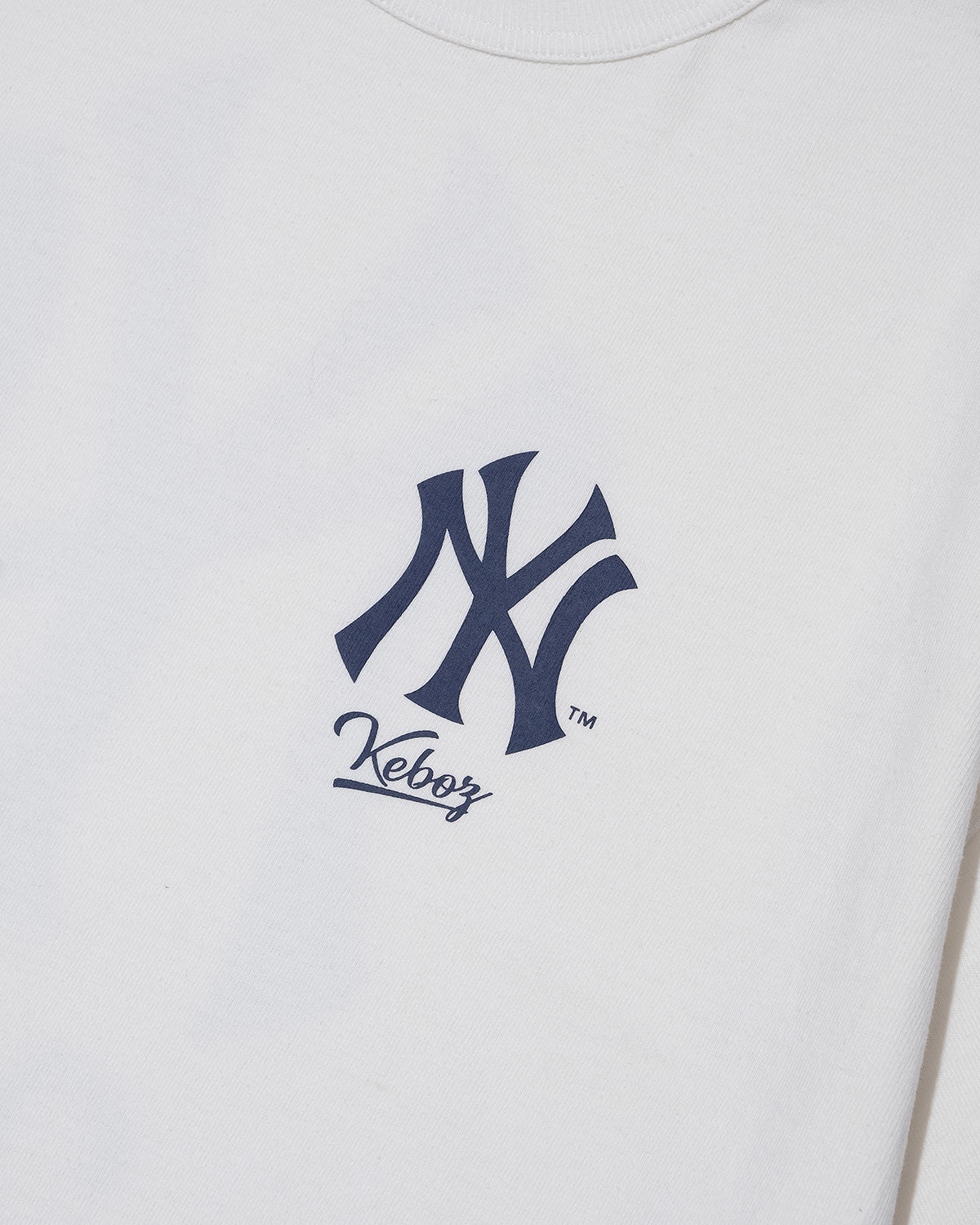KEBOZ × MLB NEW YORK YANKEES LOGO S/S TEE
