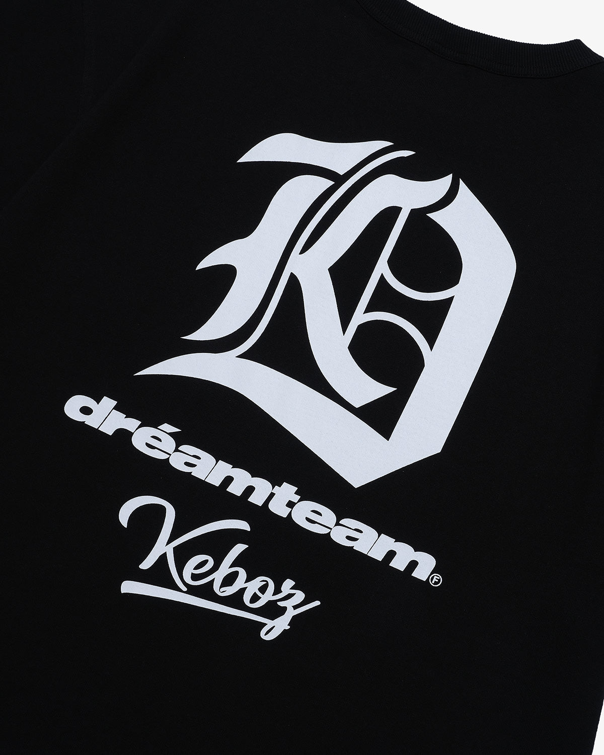 DREAMTEAM × KEBOZ LOGO S/S TEE