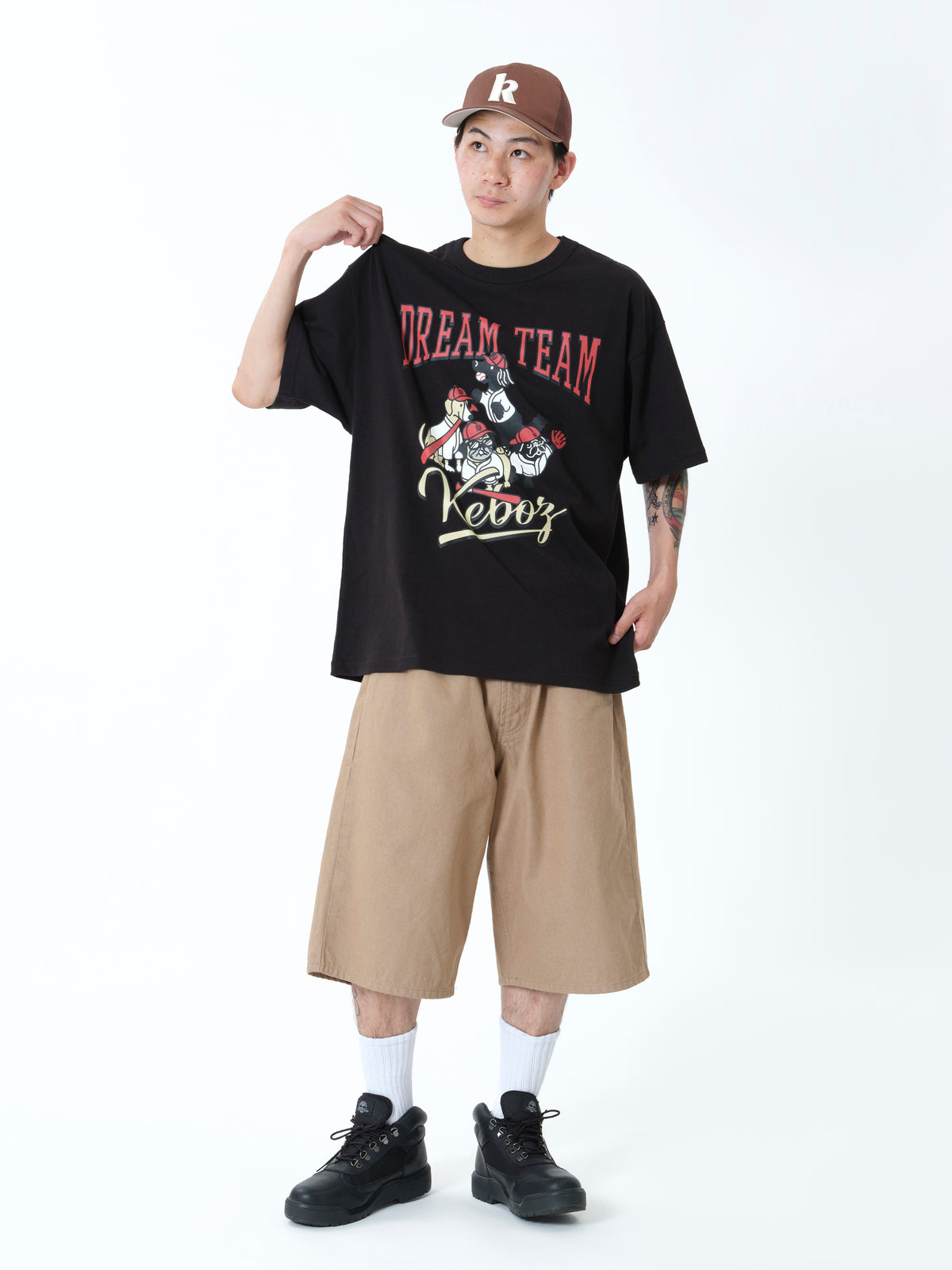 DREAMTEAM × KEBOZ AIKEN S/S TEE