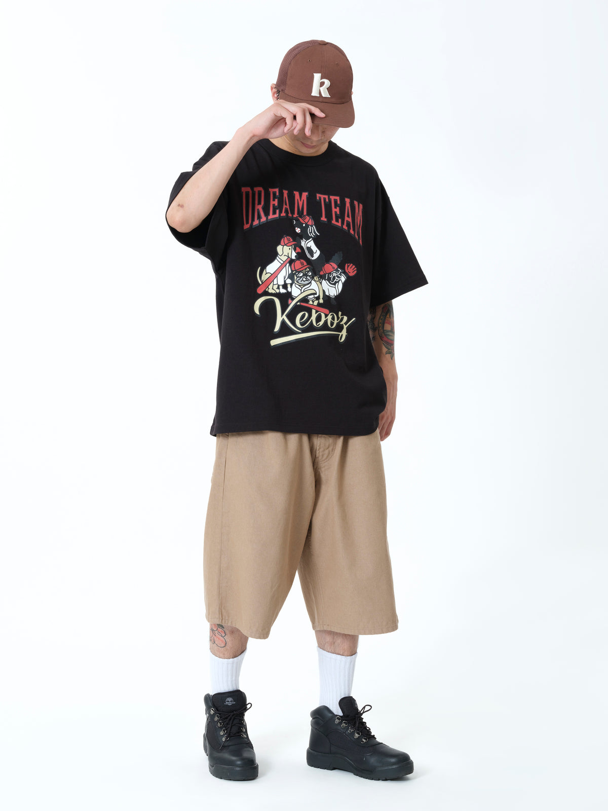DREAMTEAM × KEBOZ AIKEN S/S TEE