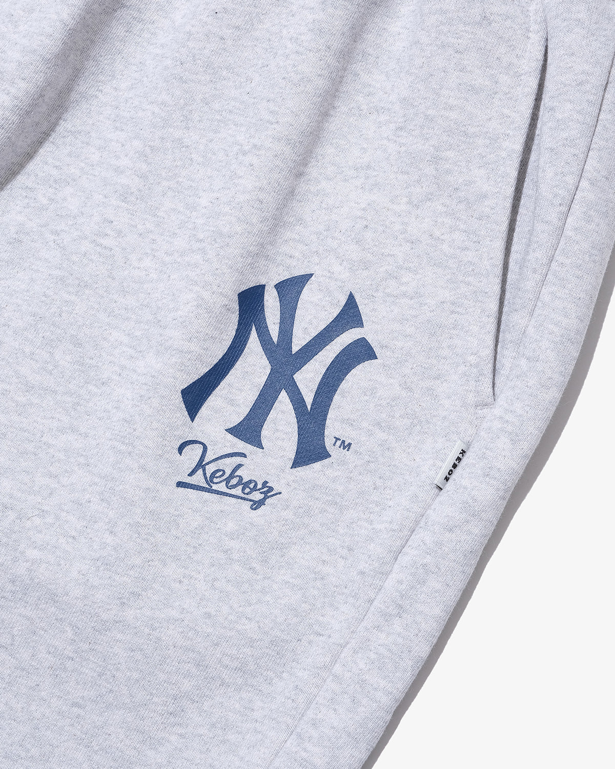KEBOZ × MLB NEW YORK YANKEES LOGO SWEAT PANTS