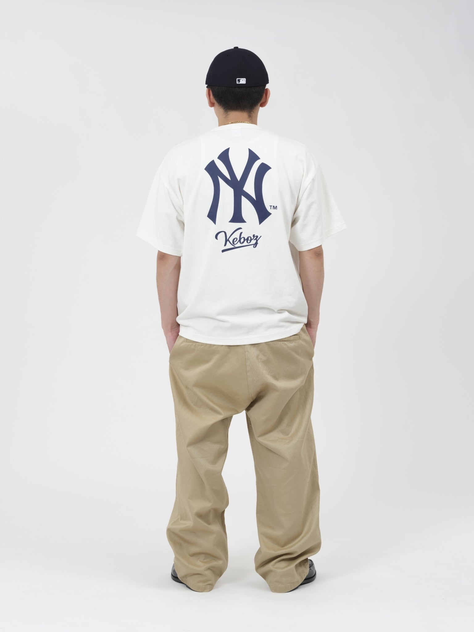 KEBOZ × MLB NEW YORK YANKEES LOGO S/S TEE