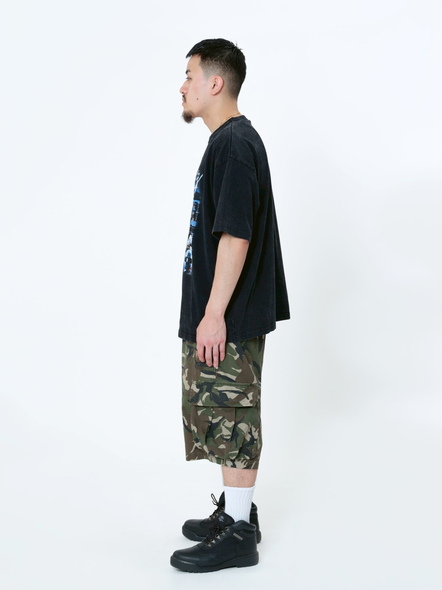 H: 175cm / SIZE: L