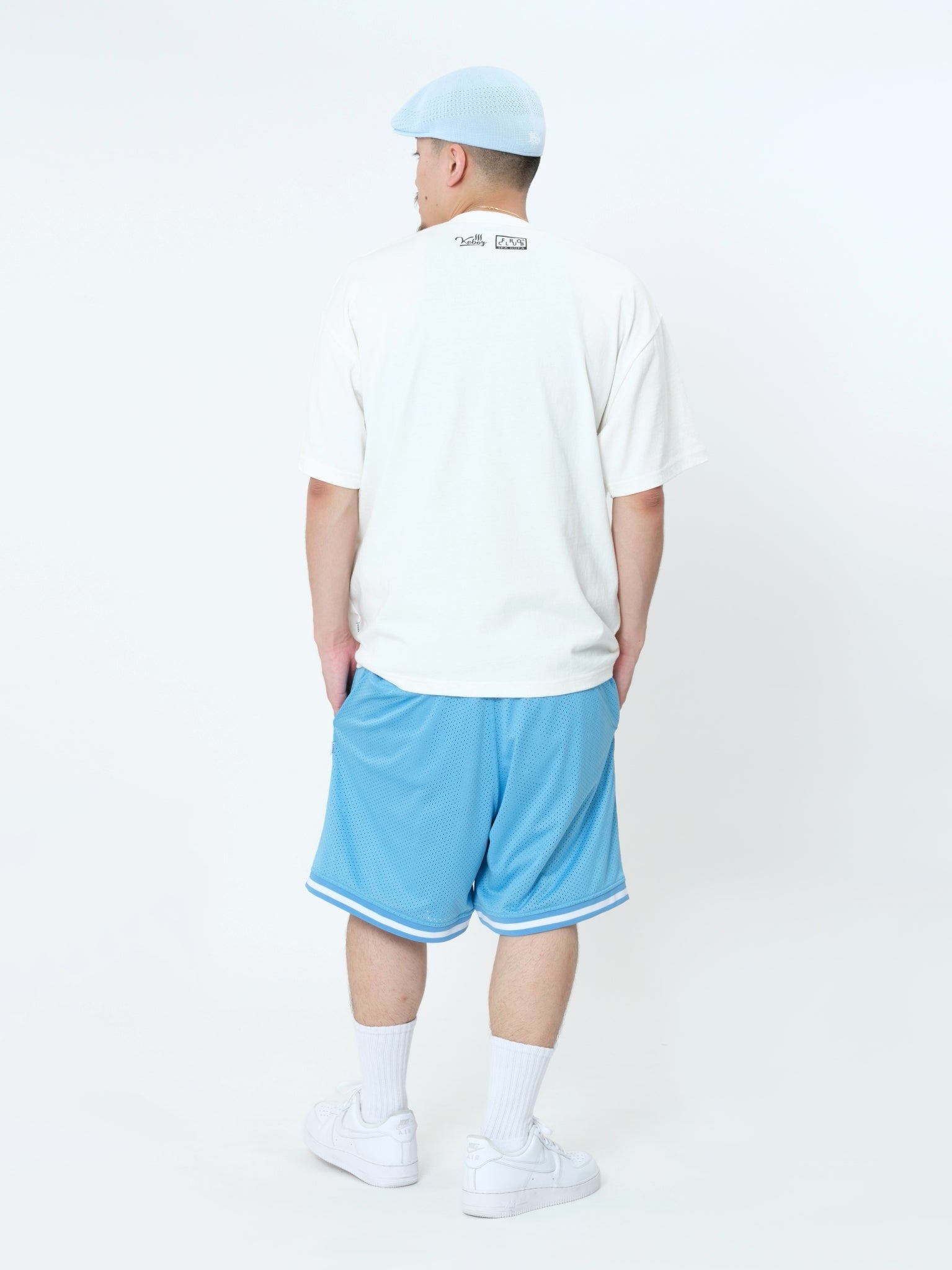 H: 175cm / SIZE: L