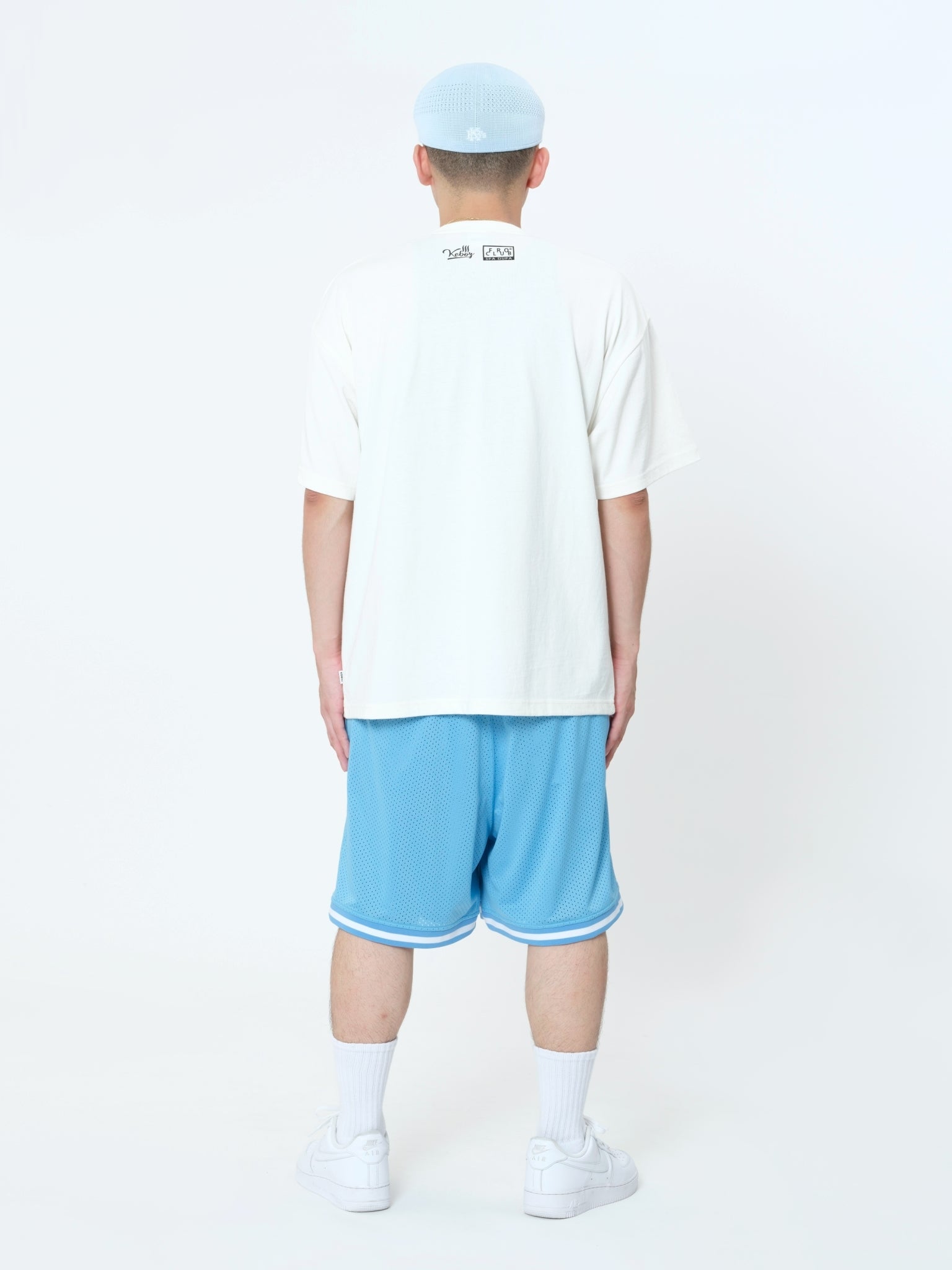 H: 175cm / SIZE: L