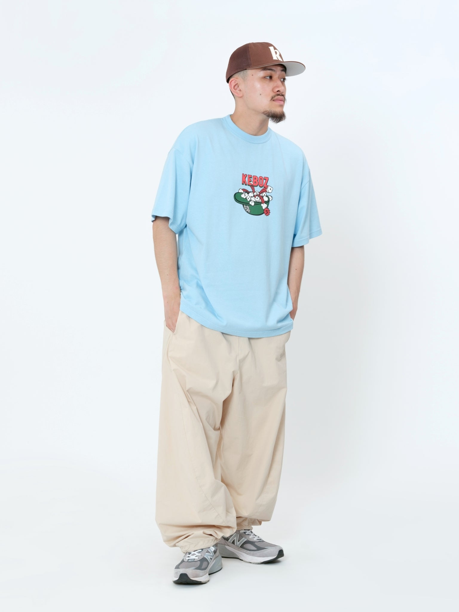 H: 175cm / SIZE: L