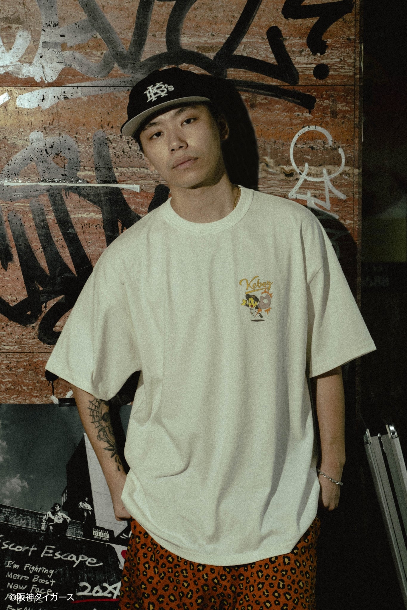 TIGERS × KEBOZ TO LUCKY S/S TEE