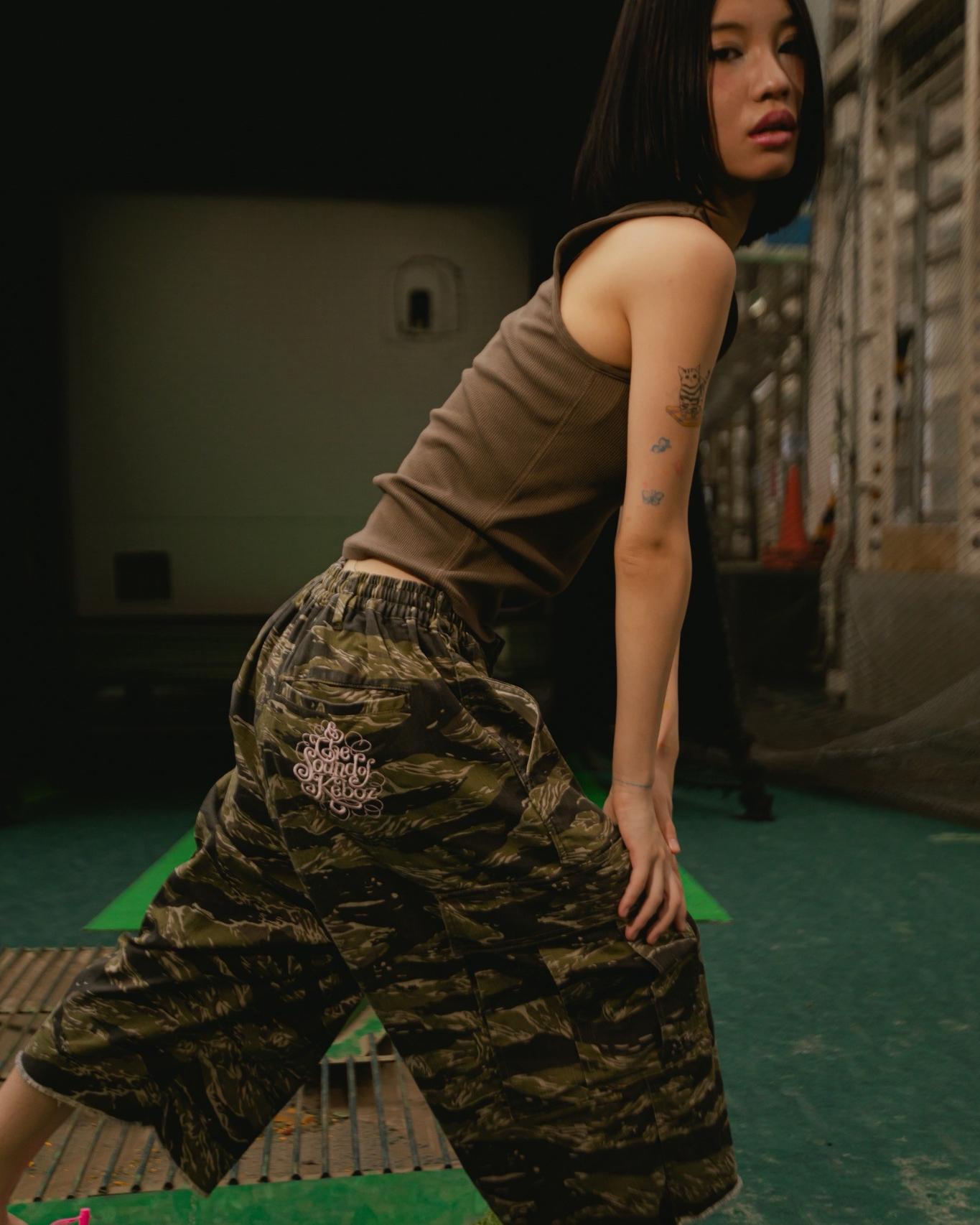 TIGER VEIL SHORTS
