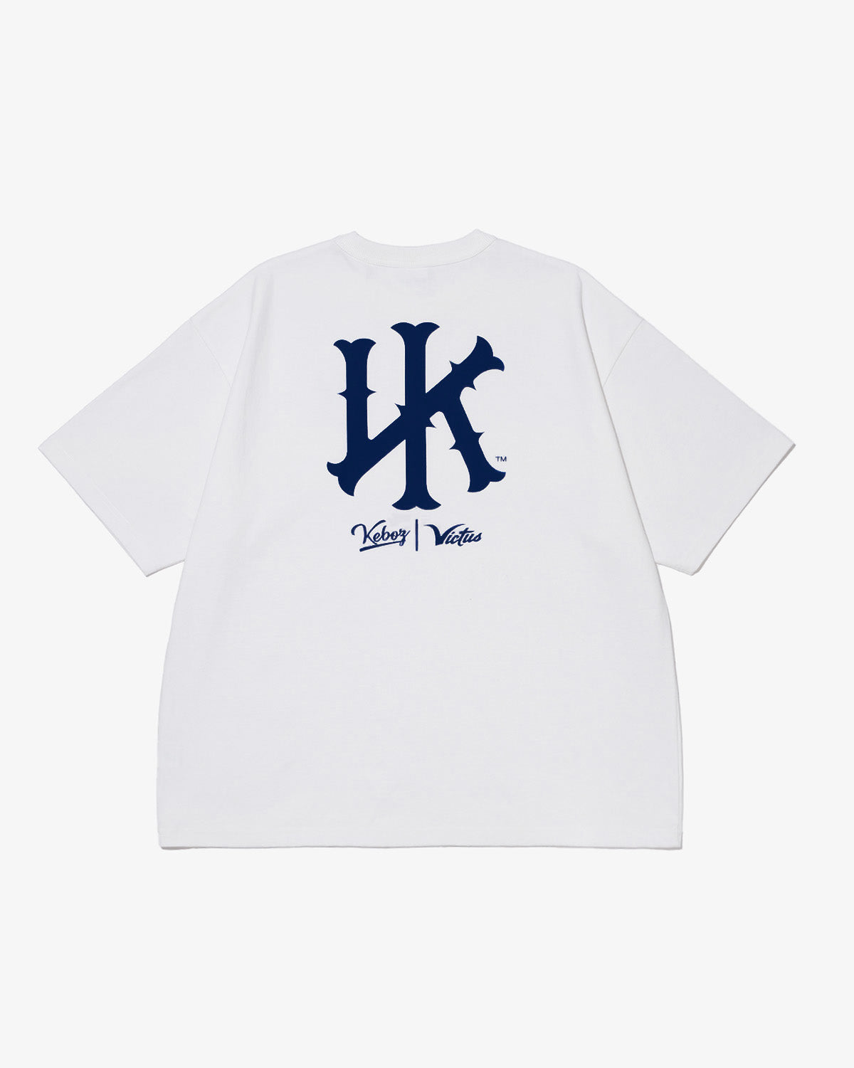 VICTUS × KEBOZ VK S/S TEE