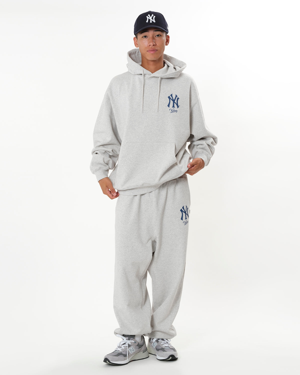 KEBOZ × MLB NEW YORK YANKEES LOGO SWEAT PANTS