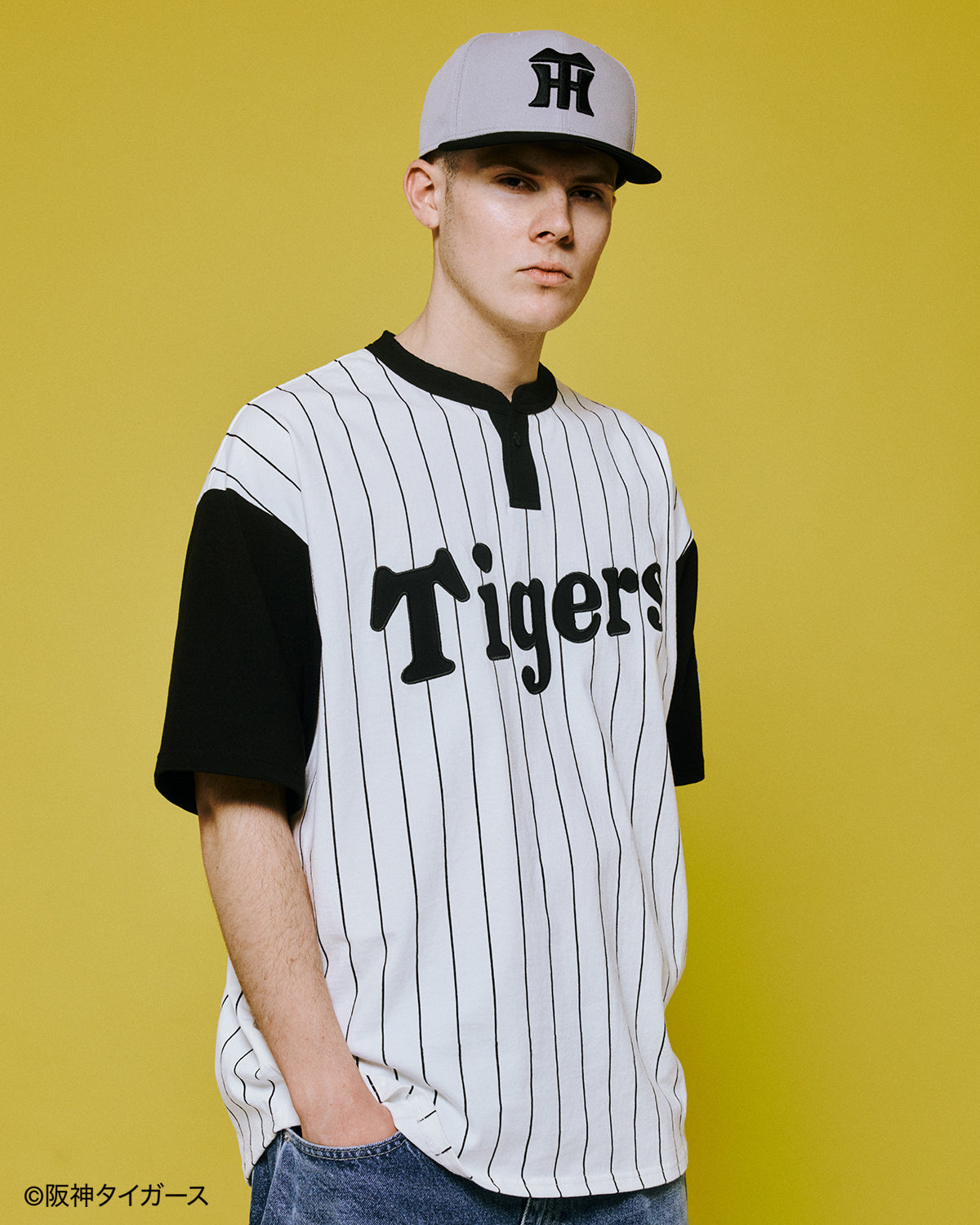 TIGERS × KEBOZ ROUND HEM HENLEY NECK S/S TEE