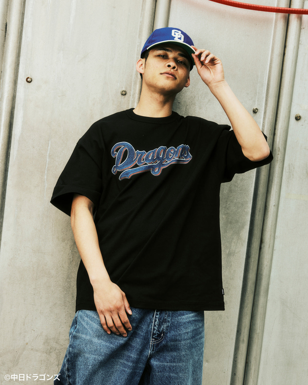 DRAGONS × KEBOZ SPARKLE LOGO S/S TEE