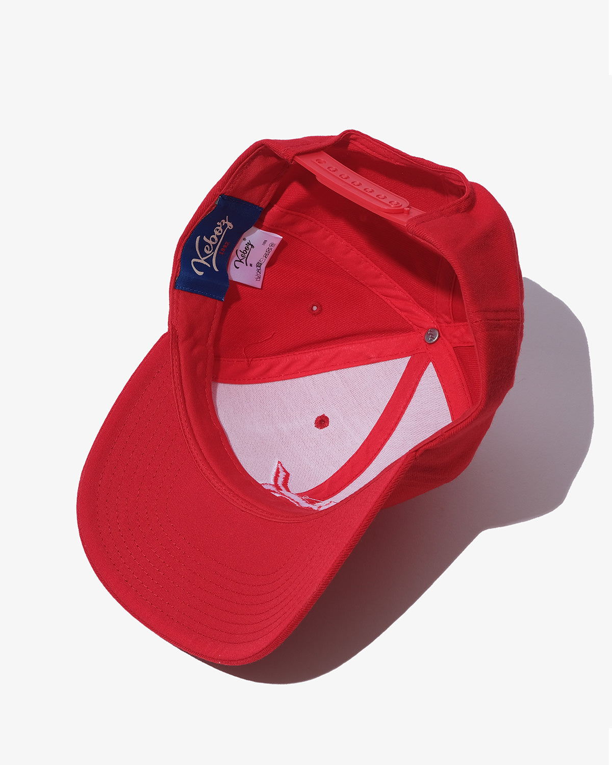 MKT CURVED VISOR SNAPBACK CAP