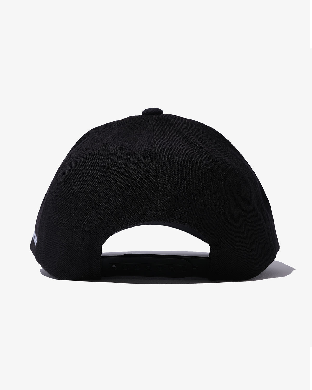 MKT CURVED VISOR SNAPBACK CAP