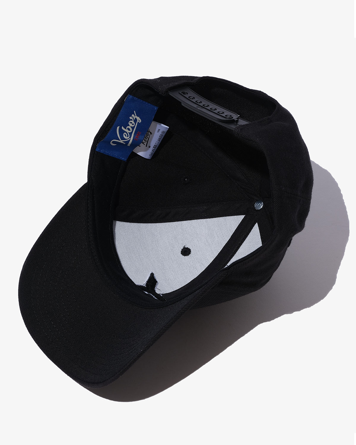 MKT CURVED VISOR SNAPBACK CAP