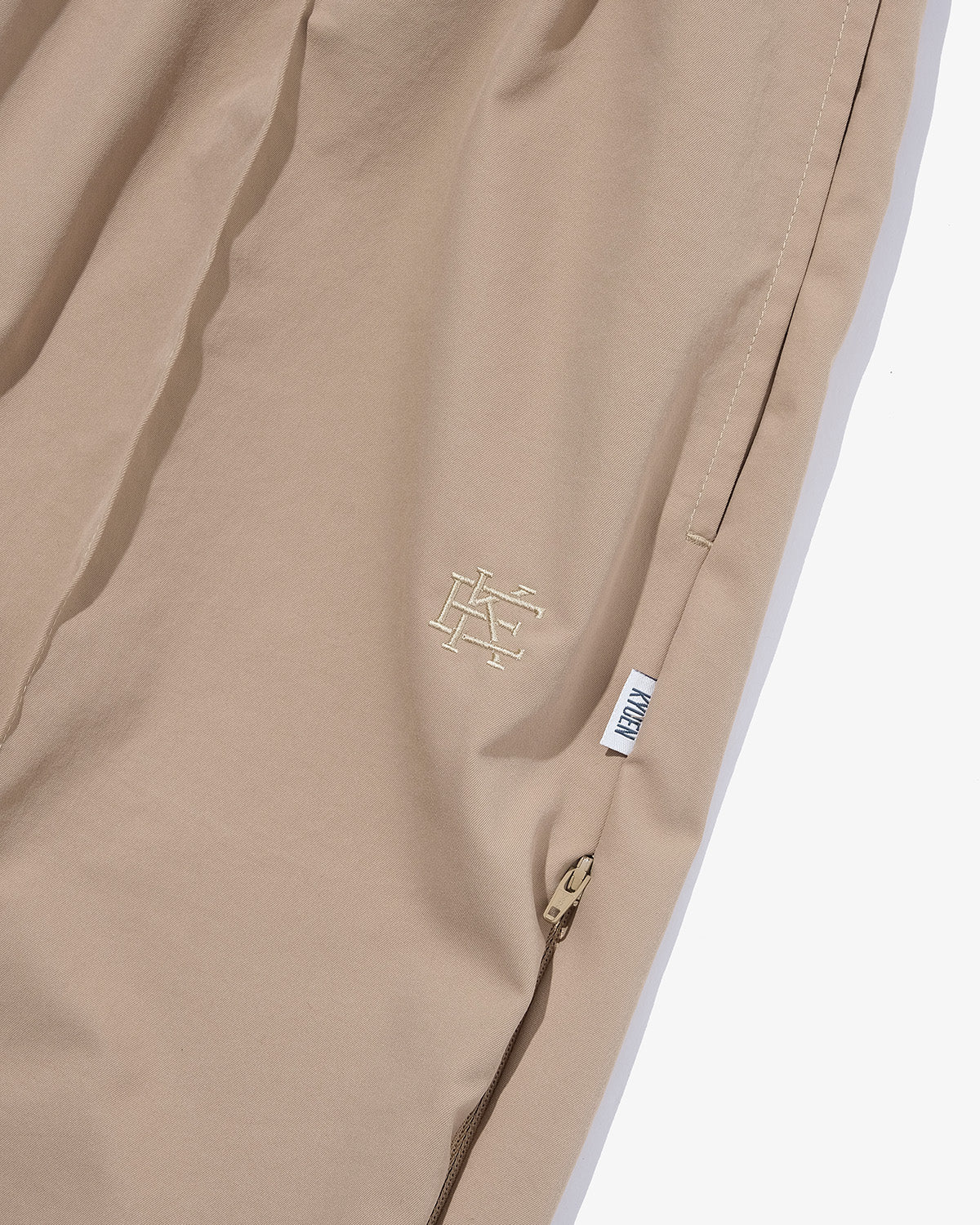 TECH EASY PINTUCK WIDE PANTS