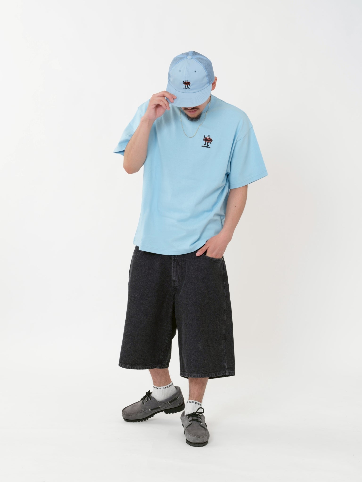 47. GLOVEKUN S/S TEE (Shipping period: April) 