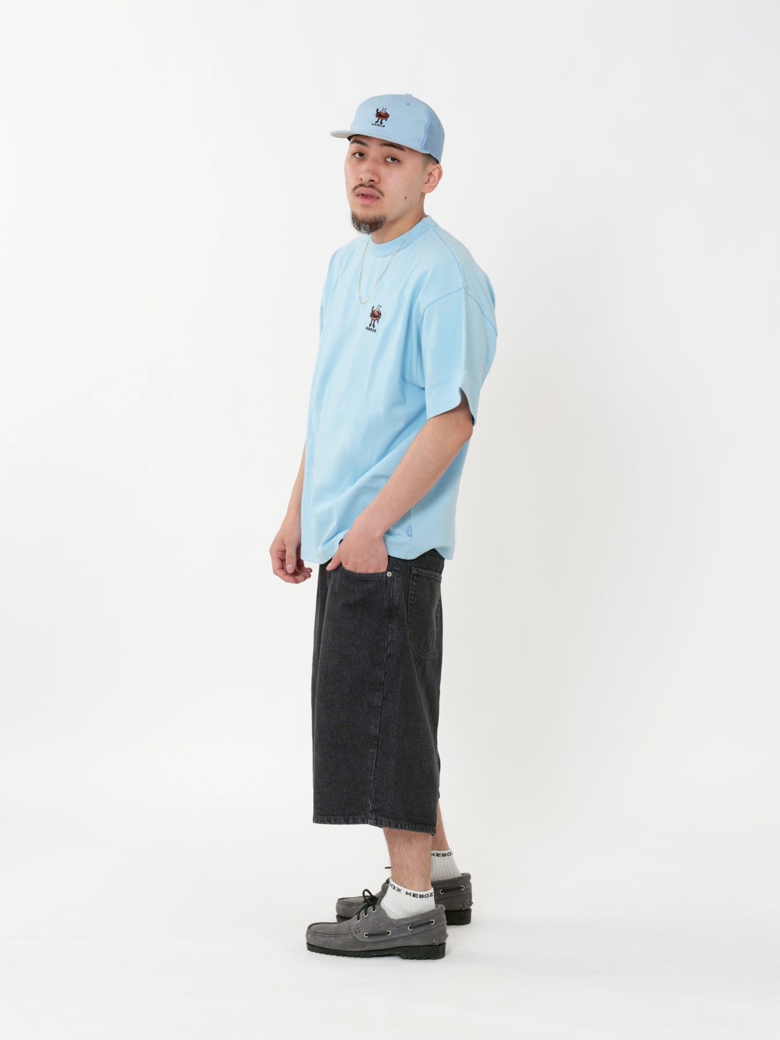 47. GLOVEKUN S/S TEE (Shipping period: April) 