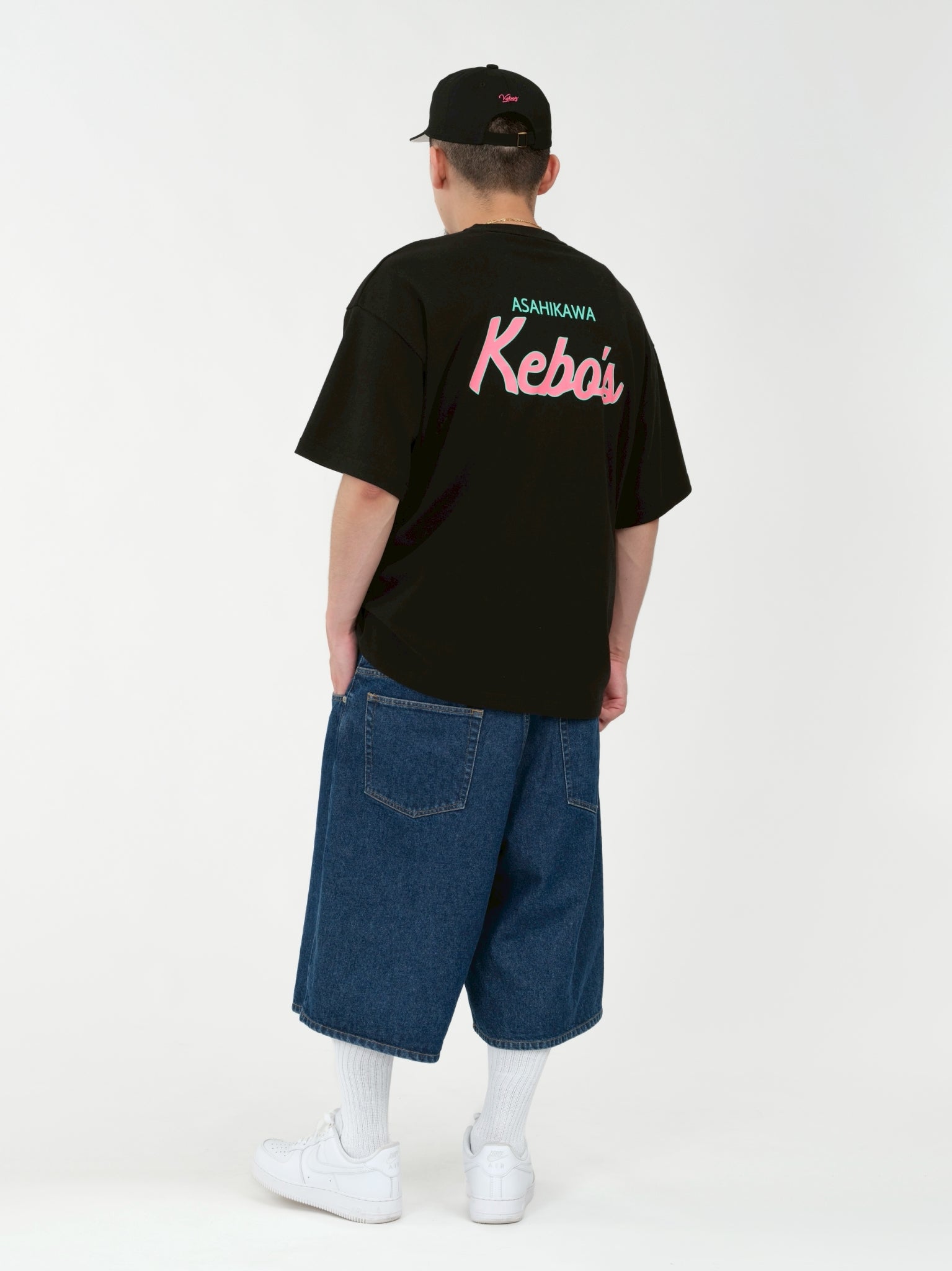 H: 175cm / SIZE: L
