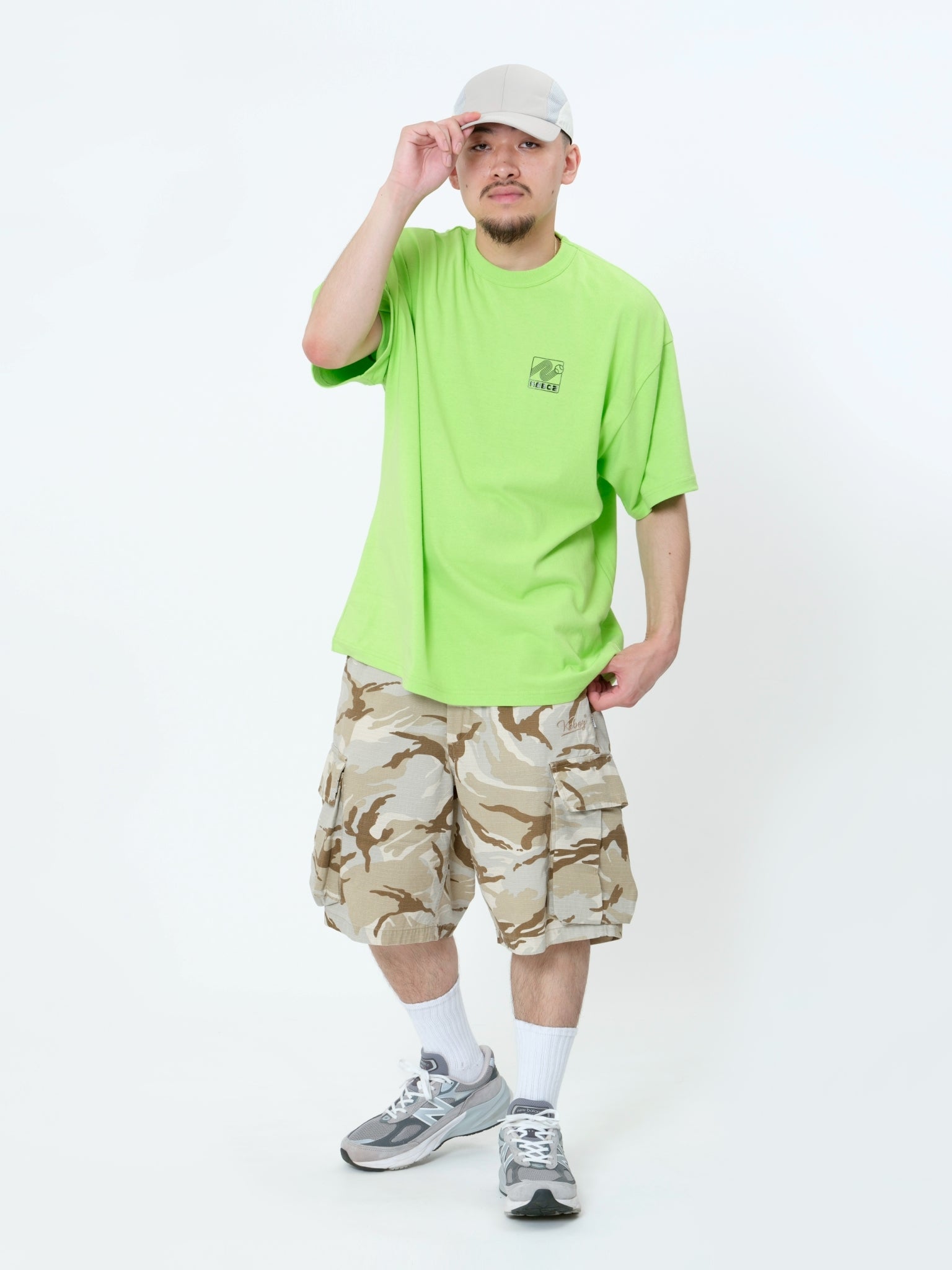 H: 175cm / SIZE: L