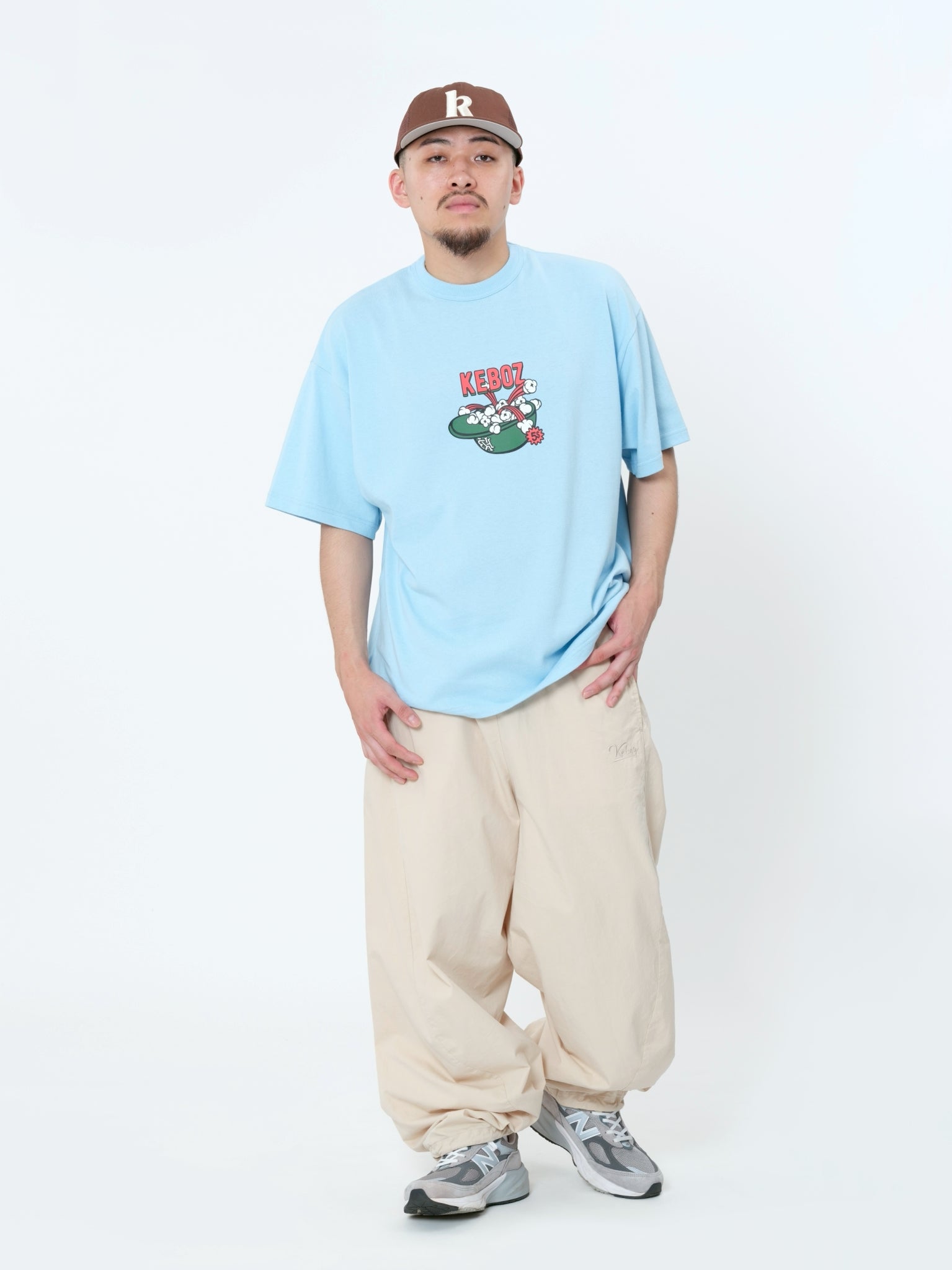 H: 175cm / SIZE: L