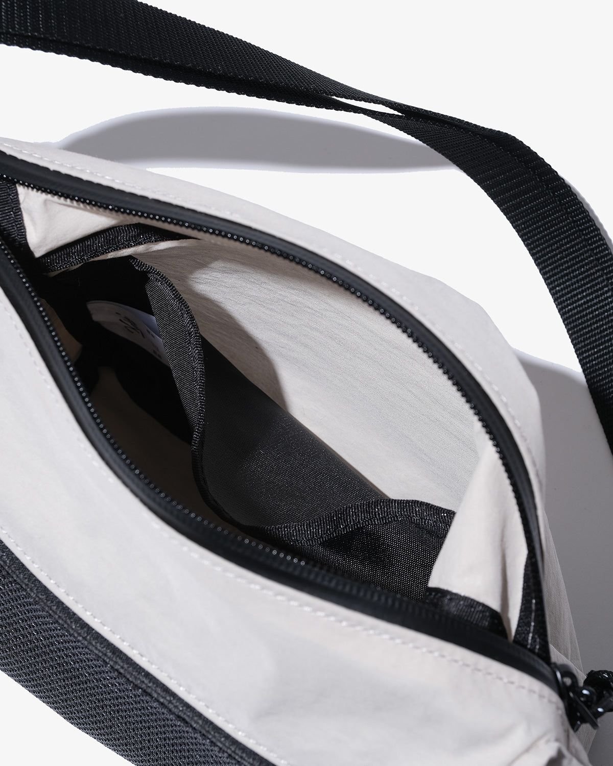 NYLON MINI ROUND SHOULDER