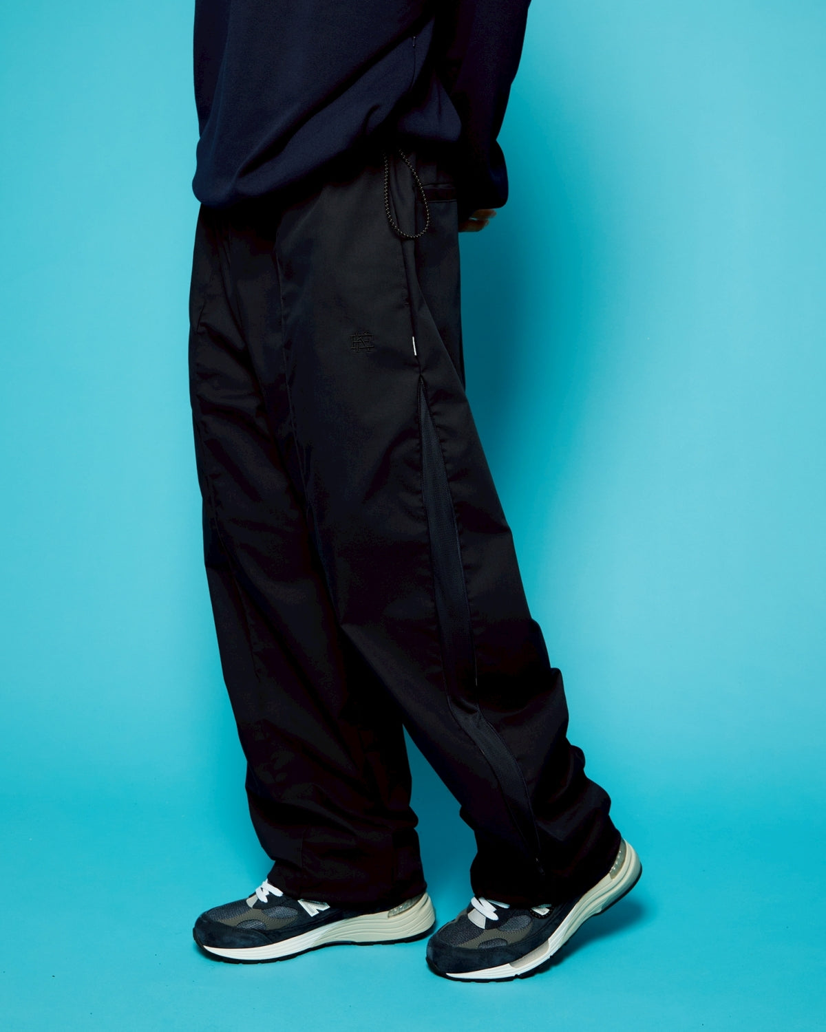 TECH TRACK PANTS