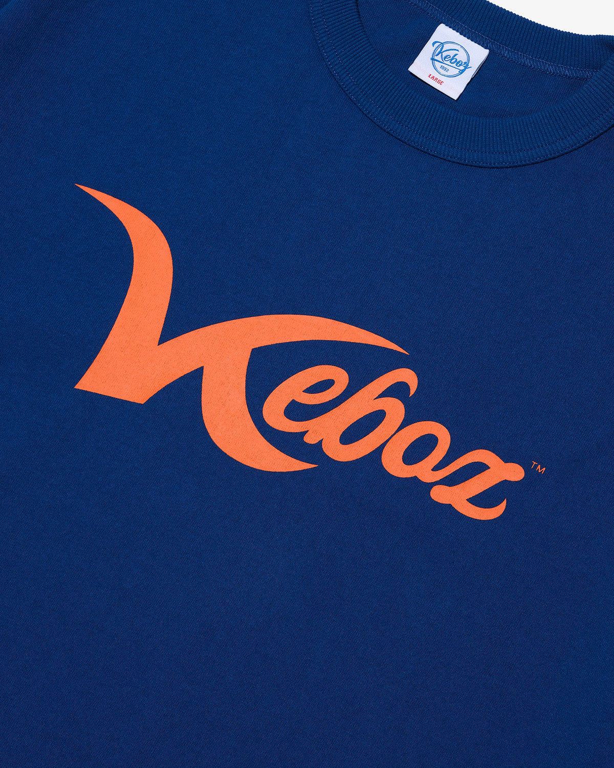VICTUS × KEBOZ LOGO S/S TEE