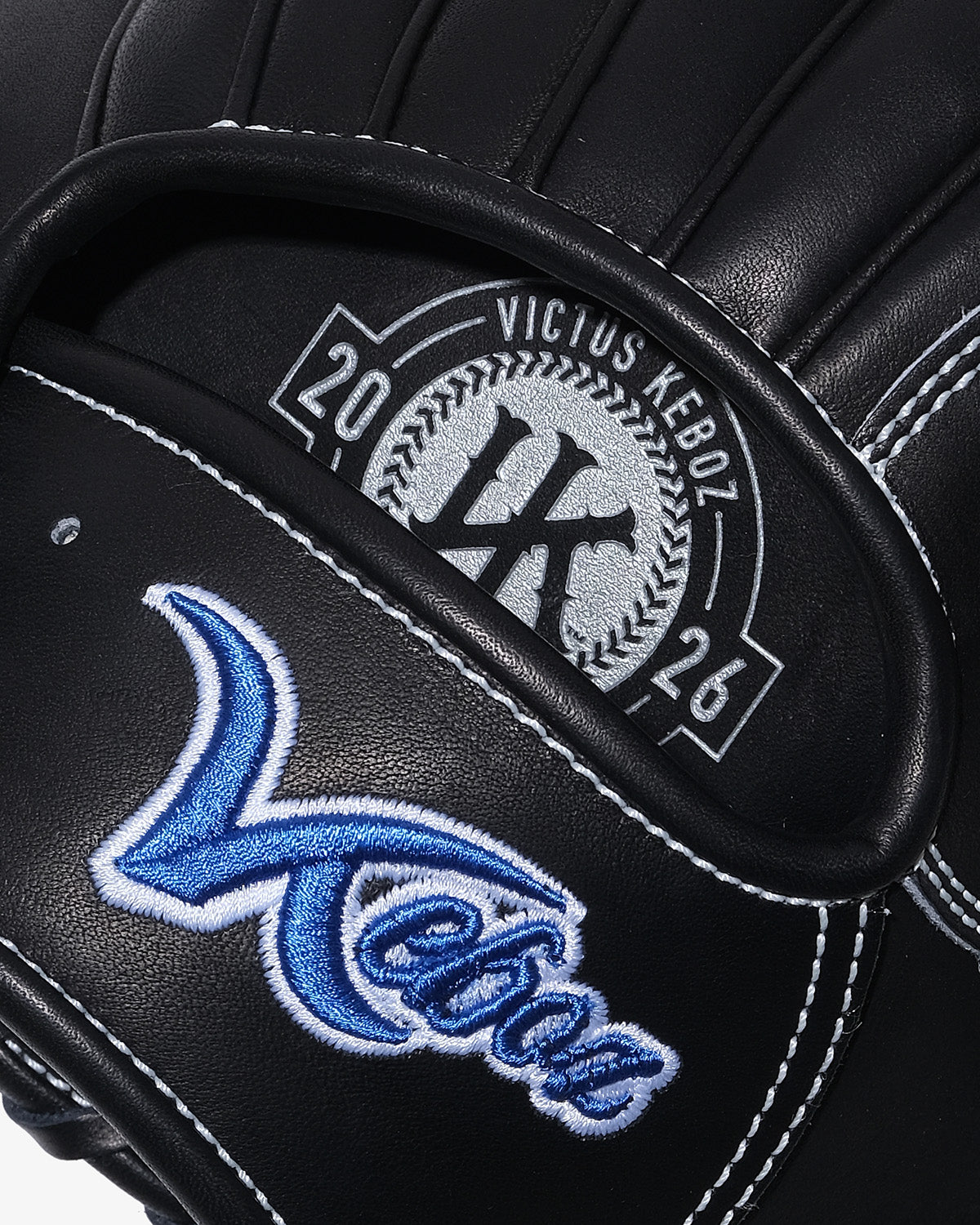 VICTUS × KEBOZ PITCHER'S GLOVE