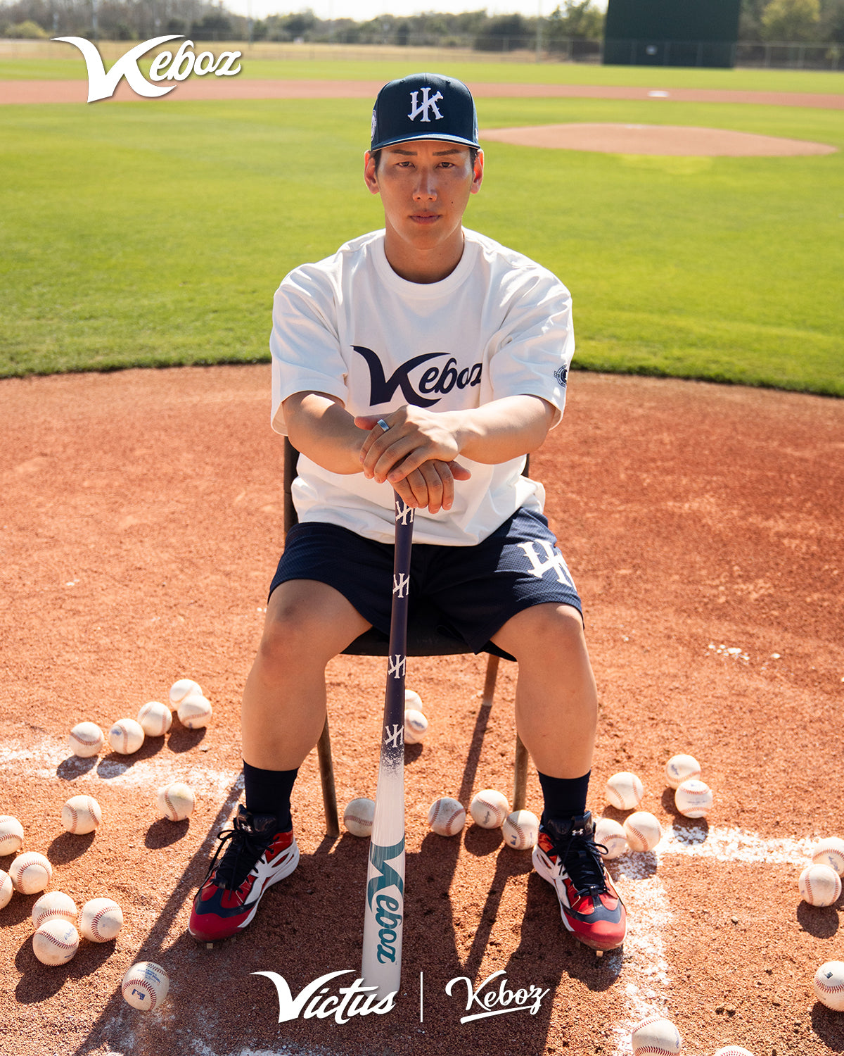 VICTUS × KEBOZ LOGO S/S TEE